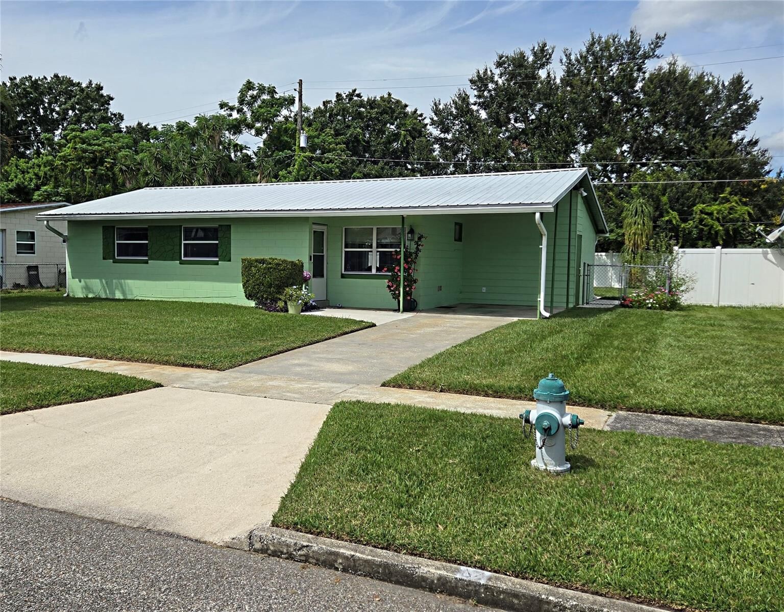 Property Photo:  4706 Darwood Drive  FL 32812