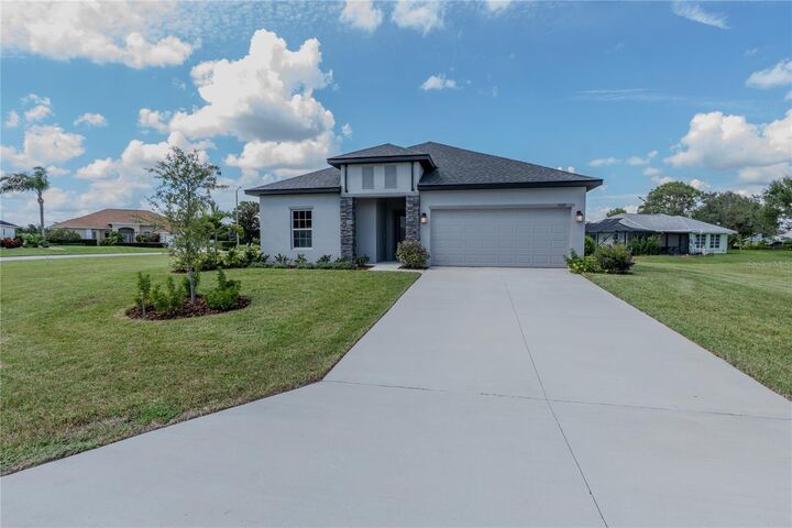 Property Photo:  