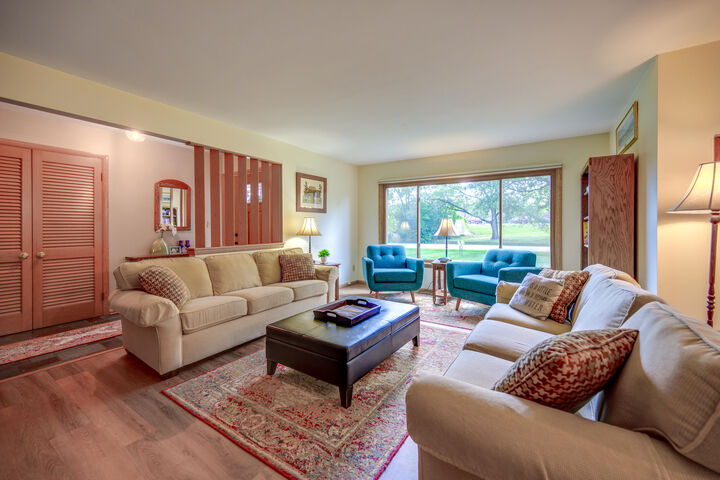 Property Photo:  2820 W St James Ln  WI 53092 