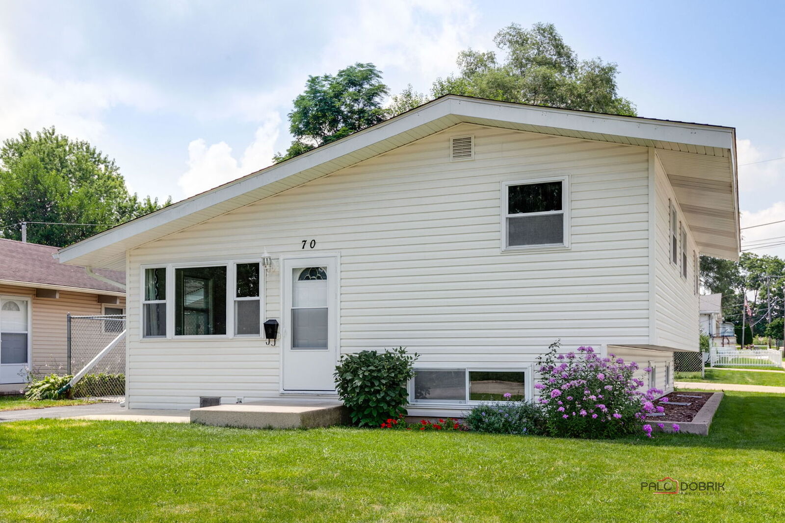 Property Photo:  70 N Ridgemoor Avenue  IL 60060 