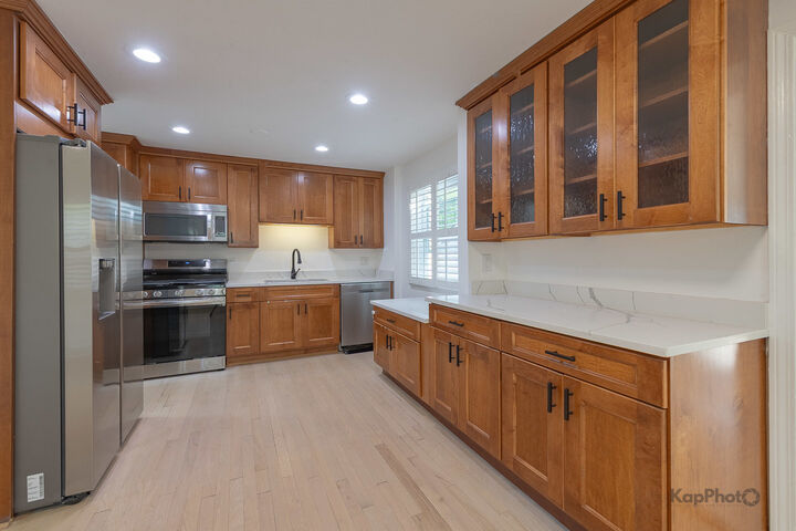 Property Photo: 1783 Lee Street IL 60018