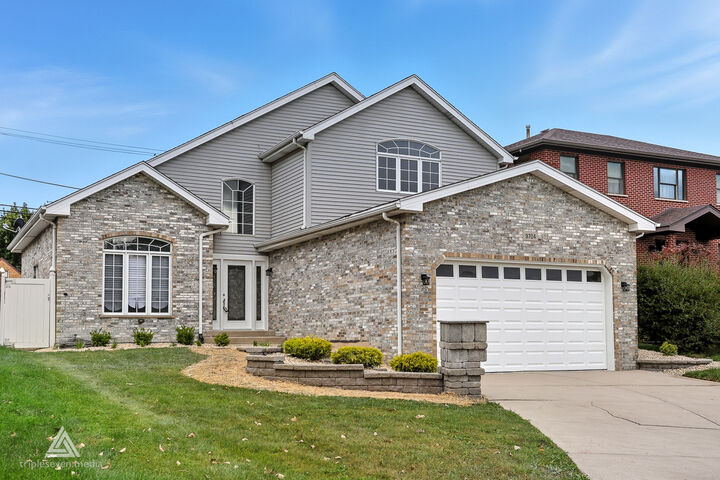 Property Photo:  9704 W Shore Drive  IL 60453 