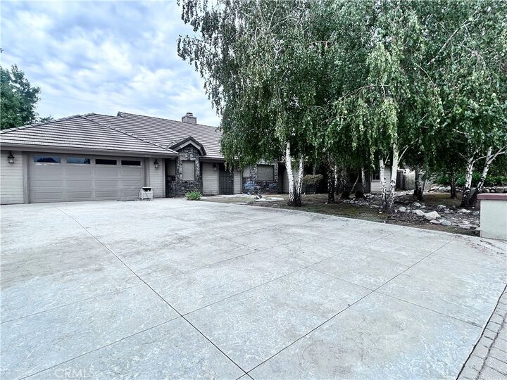 Property Photo:  13054 Oak Crest Drive  CA 92399 