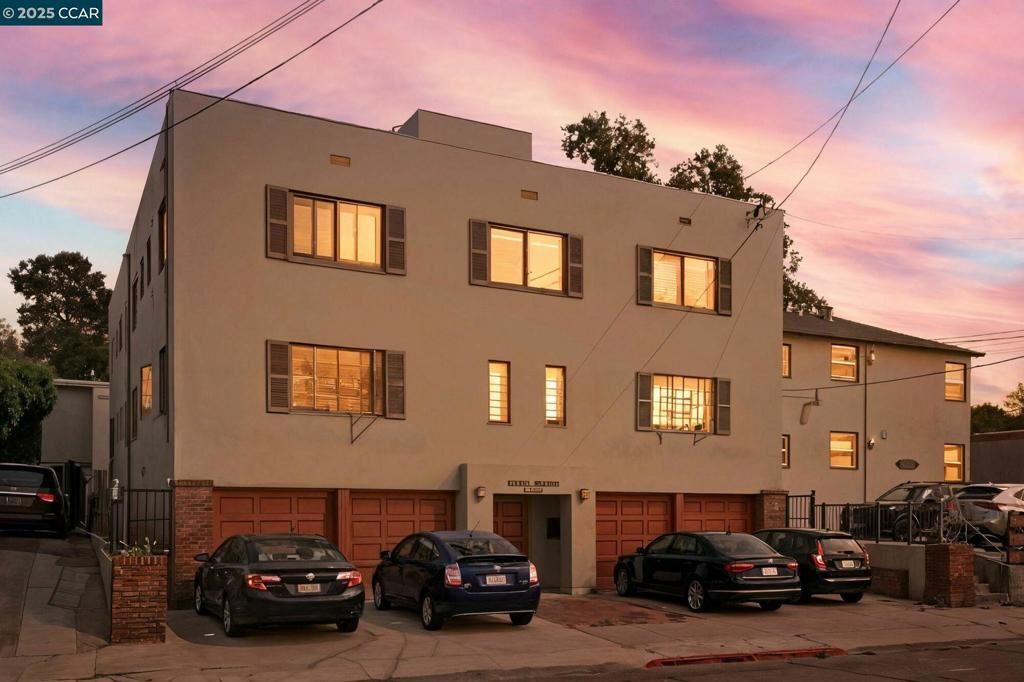Property Photo:  1919 Curtis  CA 94702