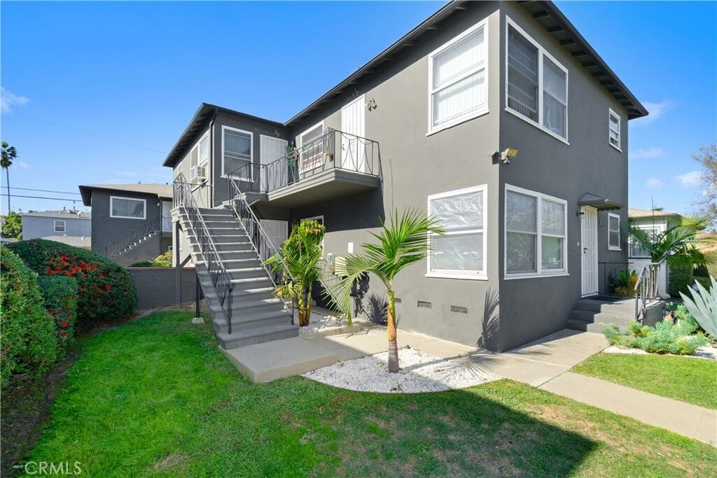 Property Photo:  8819 Reading  CA 90045 