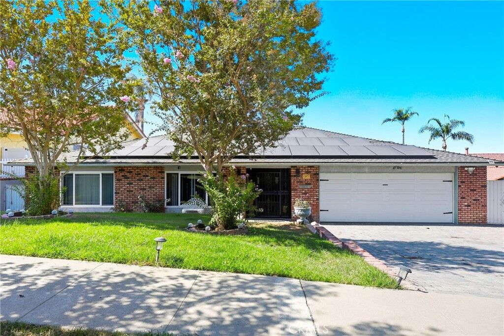 Property Photo: 1474 Greenbriar Avenue CA 92878