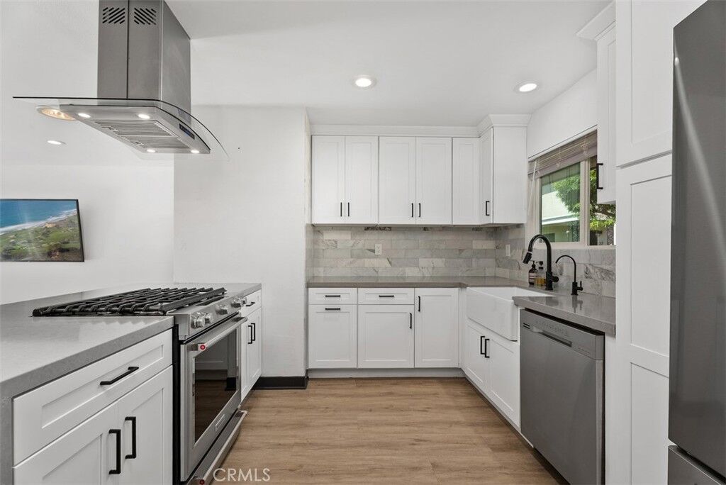 Property Photo:  2400 Elden 23  CA 92627 