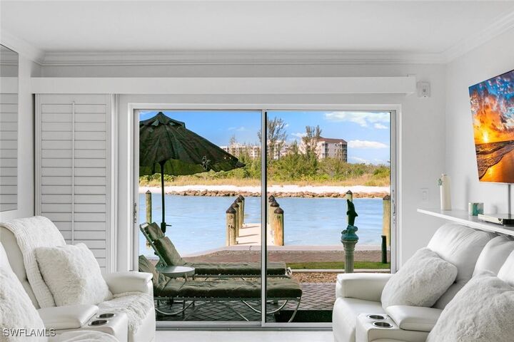 Property Photo:  1206 Edington Place D101  FL 34145 