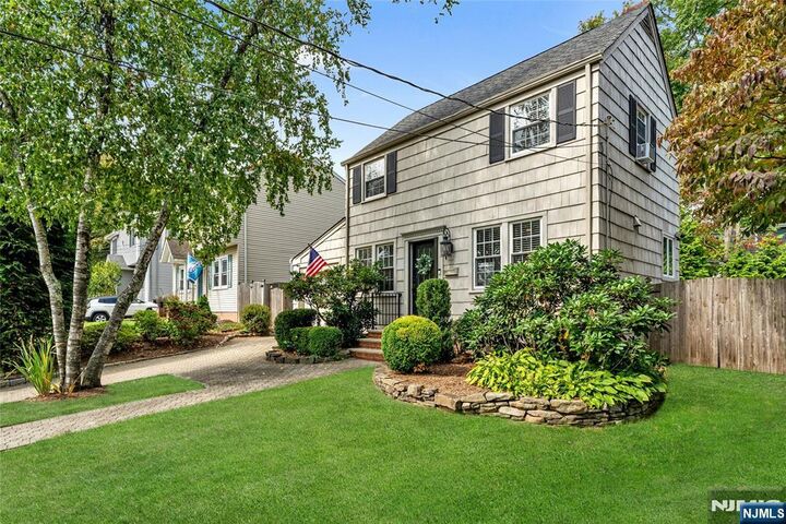 Property Photo:  10 Hudson Avenue  NJ 07463 
