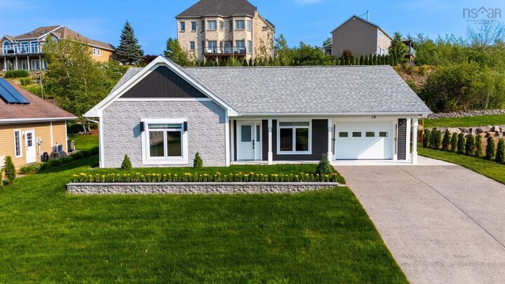 19 Mallard Avenue — photo 1