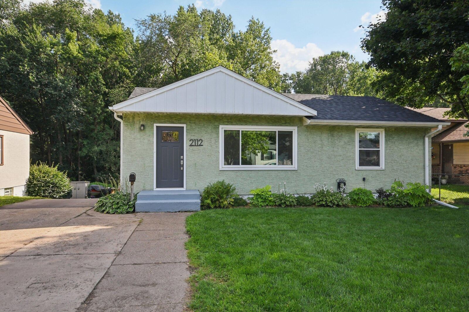 Property Photo:  2112 Minnehaha Avenue E  MN 55119 