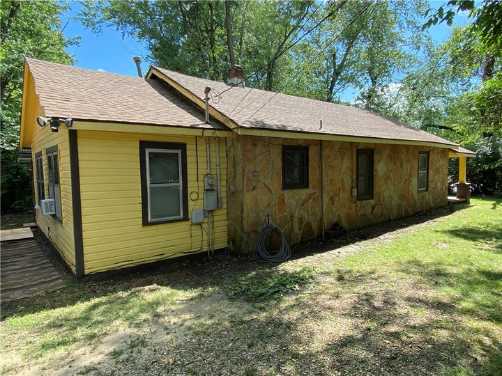 Property Photo:  700 Church Avenue  AR 72701 