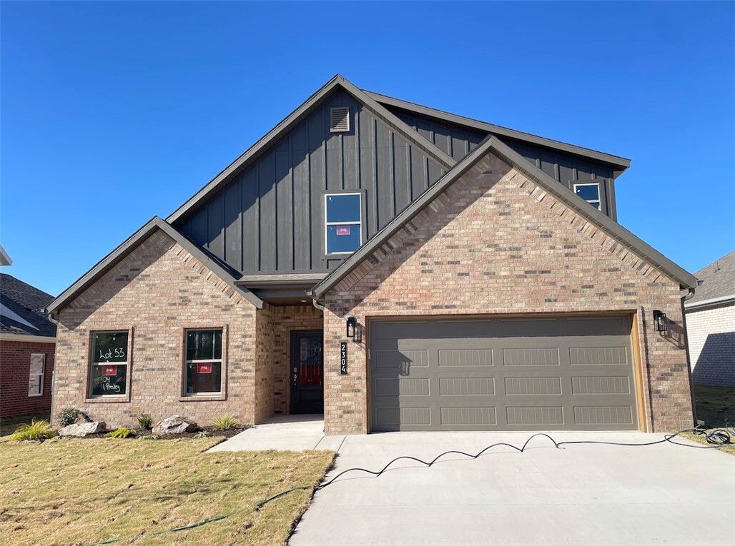 Property Photo: 2304 N Presley Street AR 72761