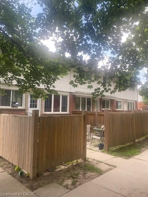 58 Hazelglen Drive  Kitchener ON N2M 2E3 photo