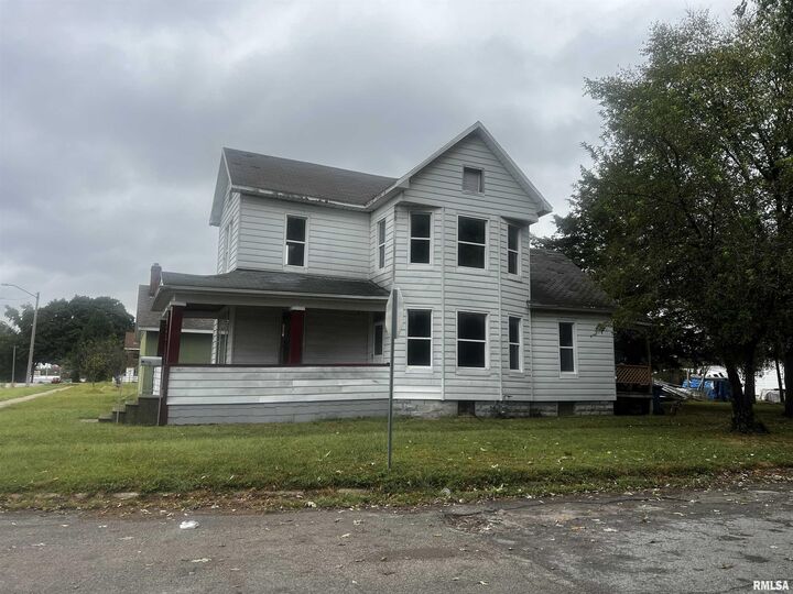 Property Photo:  635 S Locust Street  IL 62801 