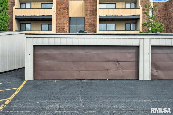 Property Photo:  7133 N Terra Vista Drive 3202  IL 61614 