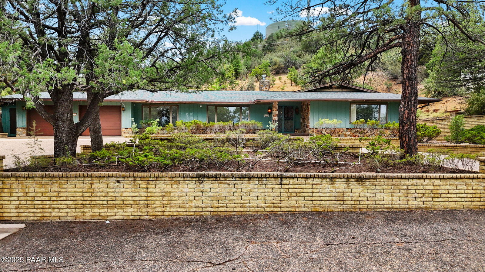 Property Photo:  1027 Country Club Drive  AZ 86303 