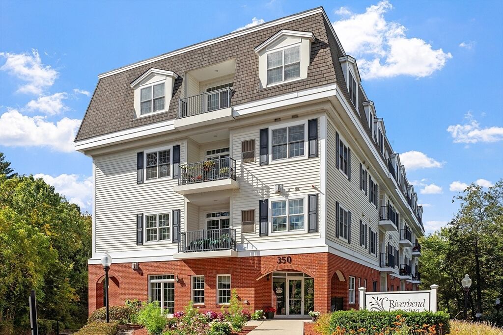 Property Photo:  350 Greene Street 105  MA 01845 