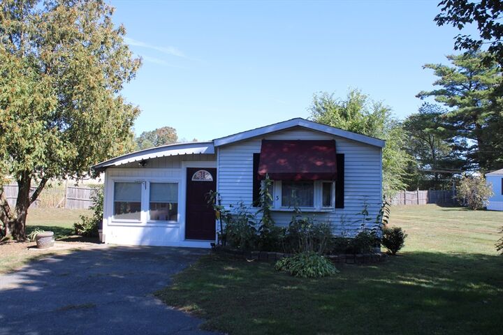 Property Photo:  75 South Street 3  MA 01370 