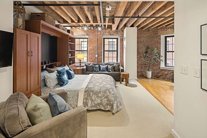 Property Photo:  99-105 Broad Street 4F  MA 02110 