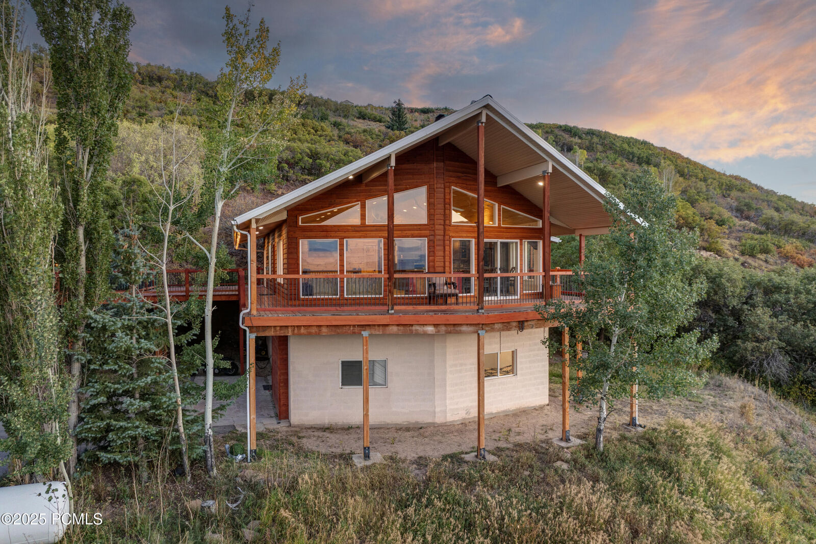Property Photo:  4186 S Oakview Drive  UT 84017 