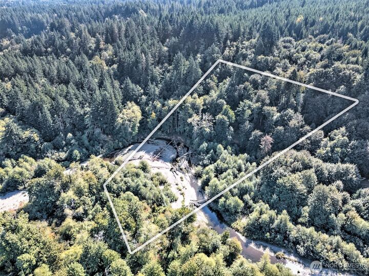 Property Photo:  621 NE Beitzel Drive  WA 98588 