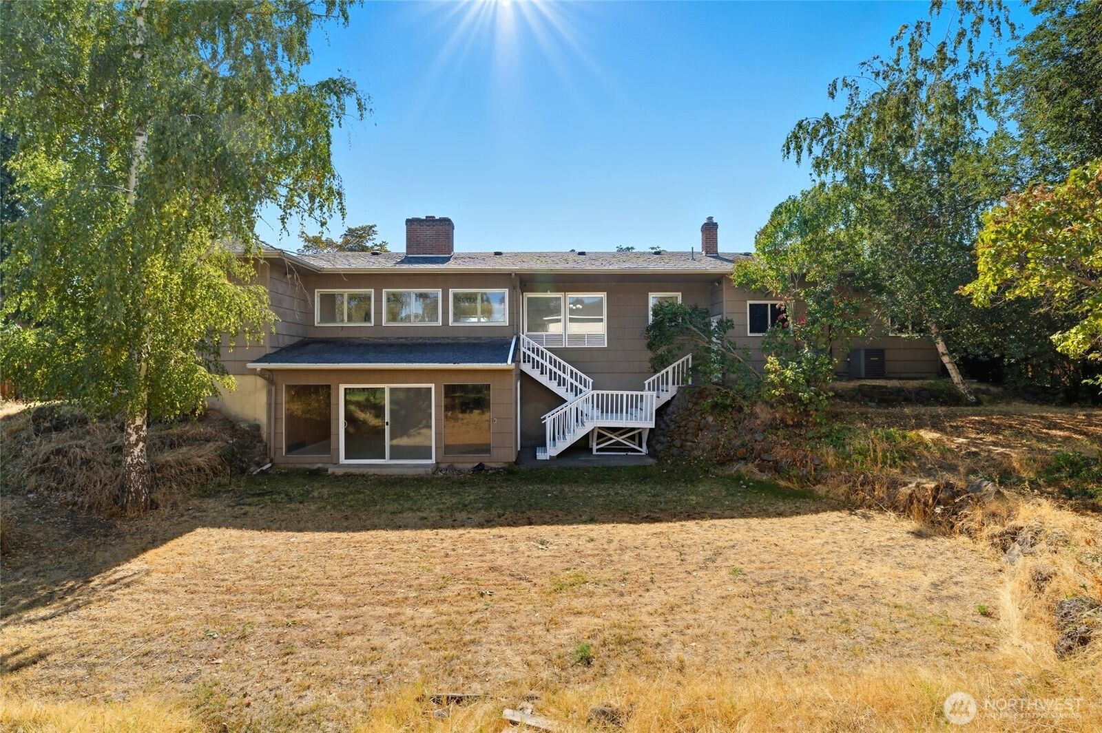 Property Photo:  1535  J Street  WA 99362