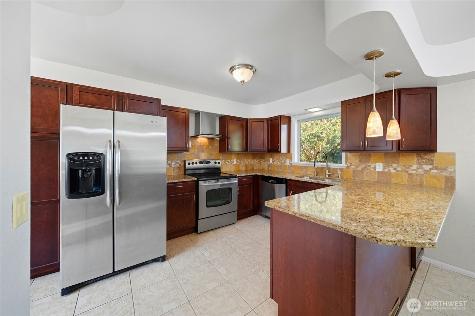 Property Photo:  1535  J Street  WA 99362 