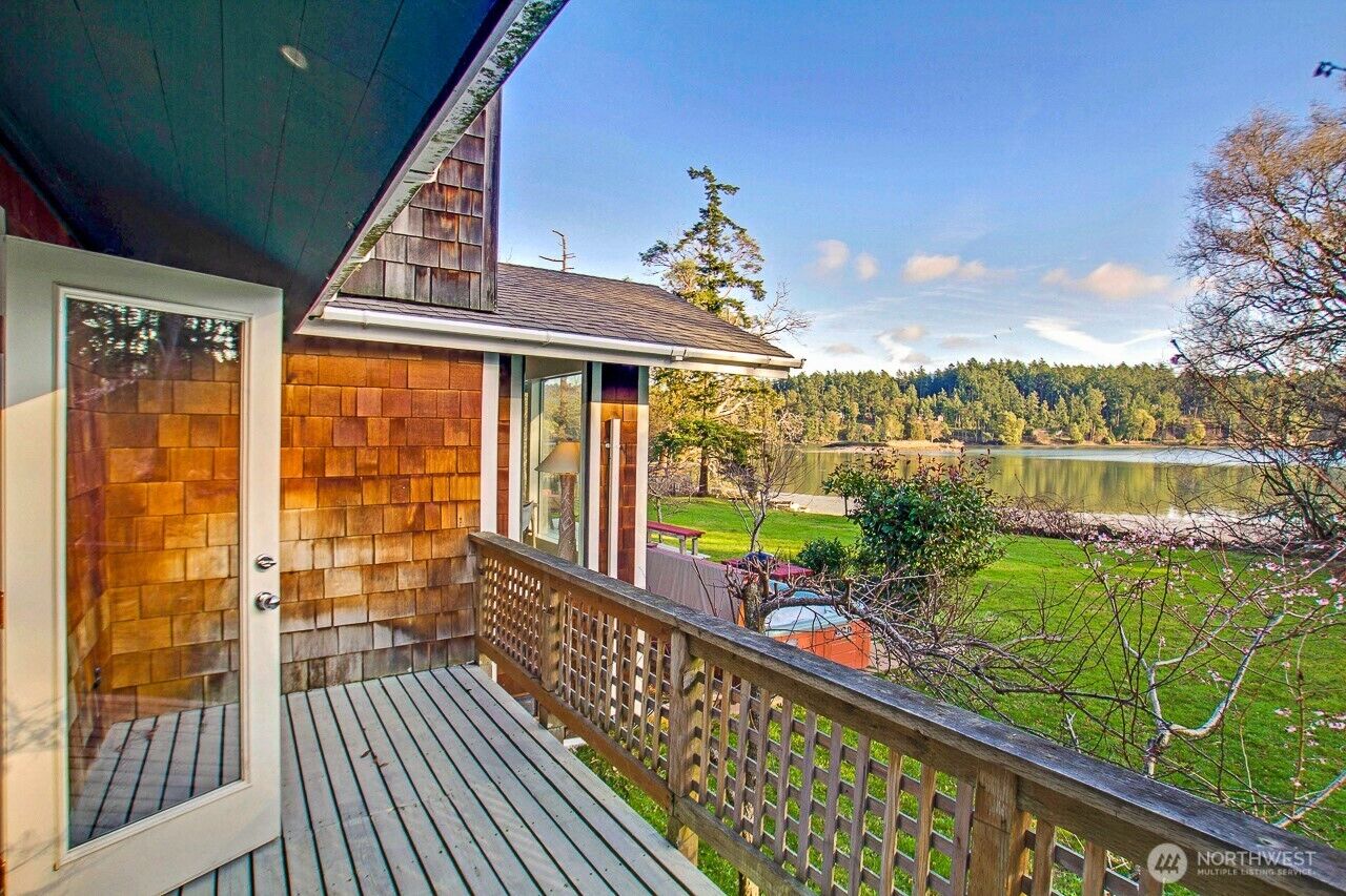 Property Photo:  227  De Haro Lane  WA 98250 