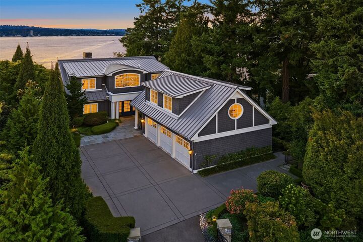 Property Photo:  2409  Evergreen Point Road  WA 98039 
