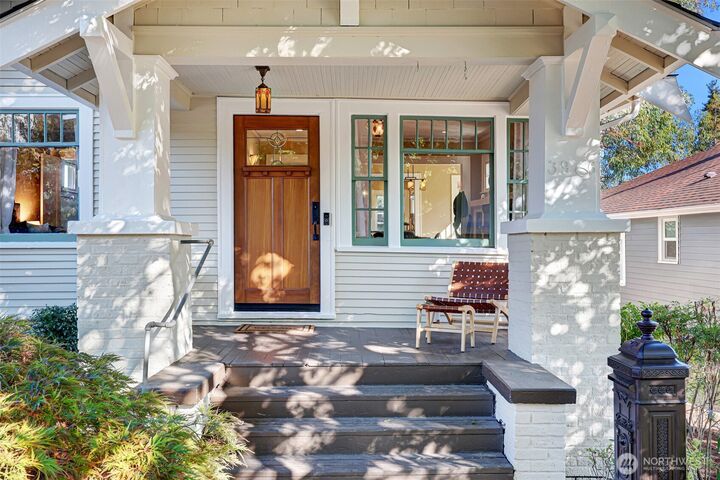 Property Photo:  3906  Burke Avenue N  WA 98103 