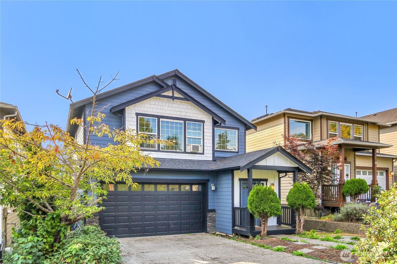 Property Photo:  302  J Avenue 3  WA 98290 