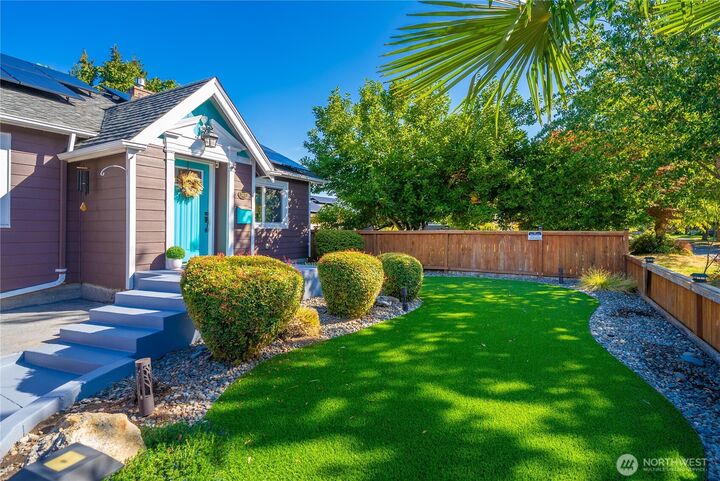 Property Photo:  315  7th Avenue NW  WA 98371 