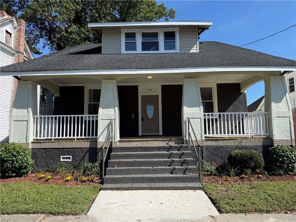 Property Photo: 224 Cedar St VA 23434