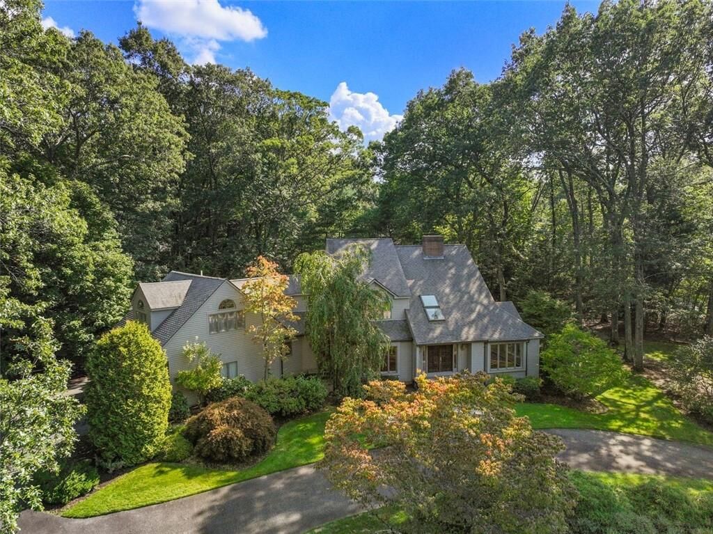 Property Photo:  25 Suffolk Way  RI 02865 