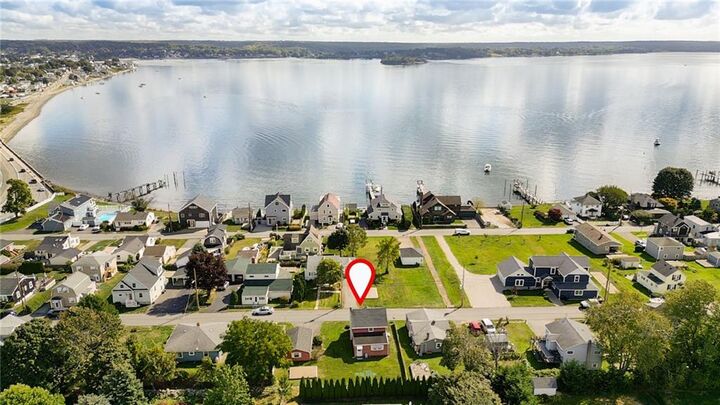 Property Photo:  45 Narragansett Avenue  RI 02871 