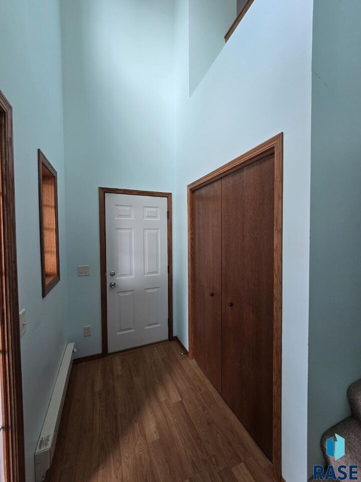 Property Photo:  1419 N Conifer Pl  SD 57107 