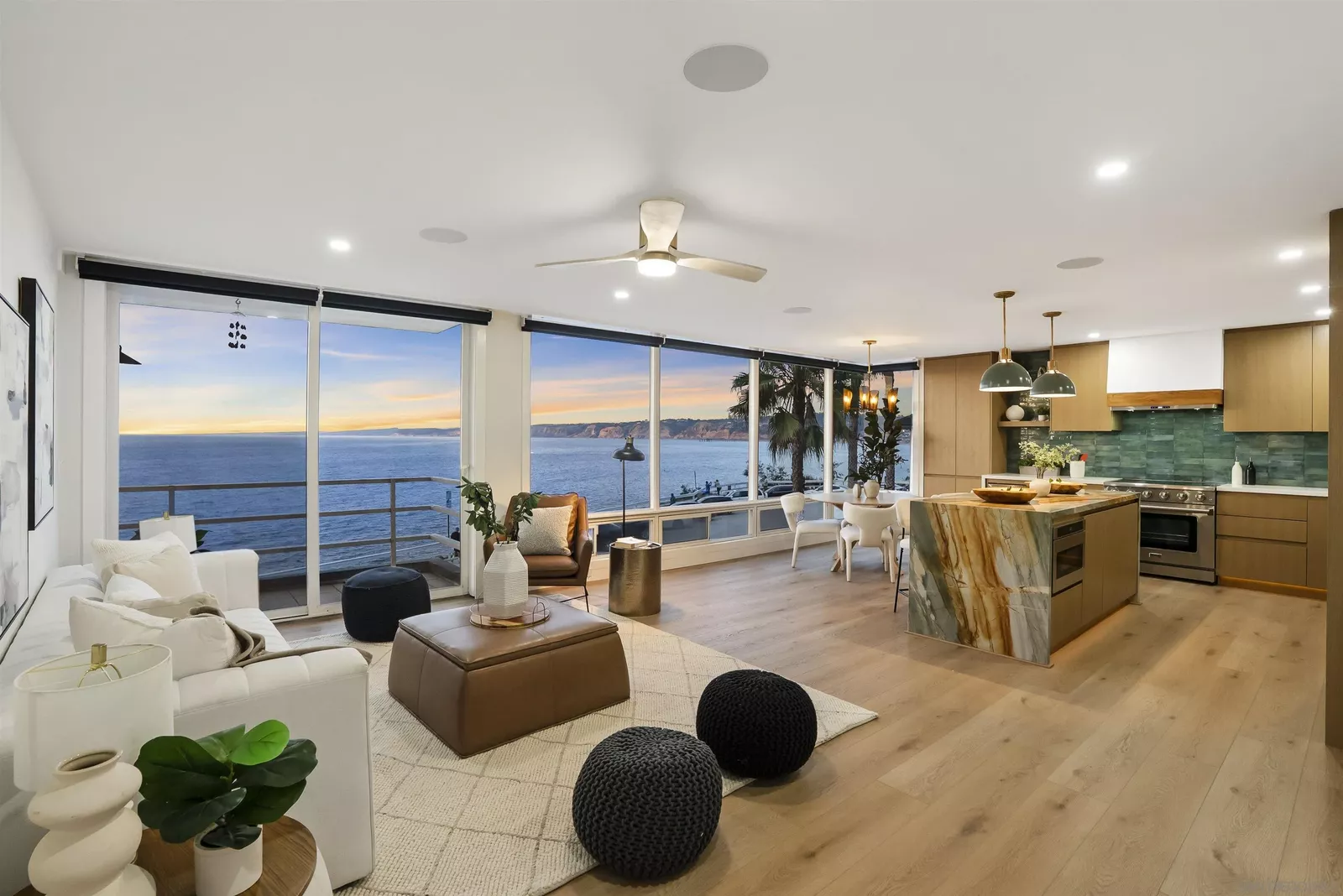 Property Photo:  1219 Coast Blvd 3  CA 92037 