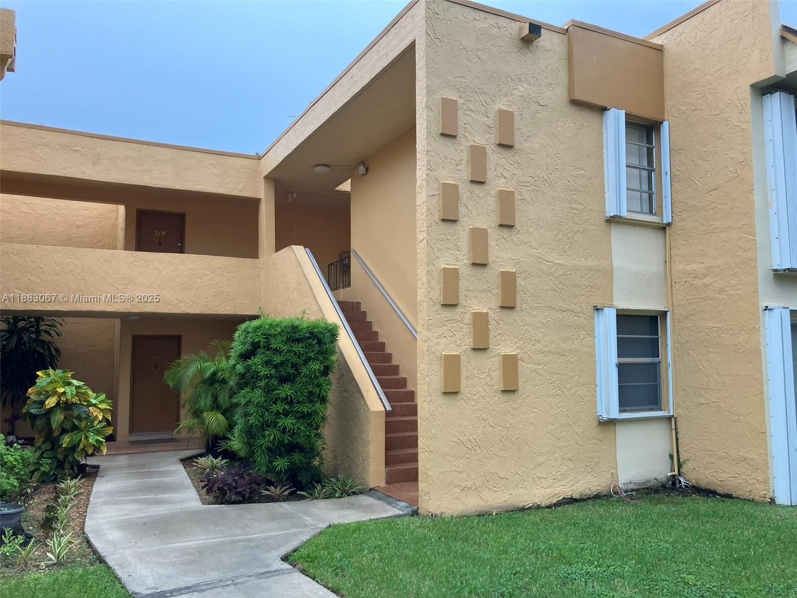 Property Photo:  9311 SW 4th St 104B  FL 33174 