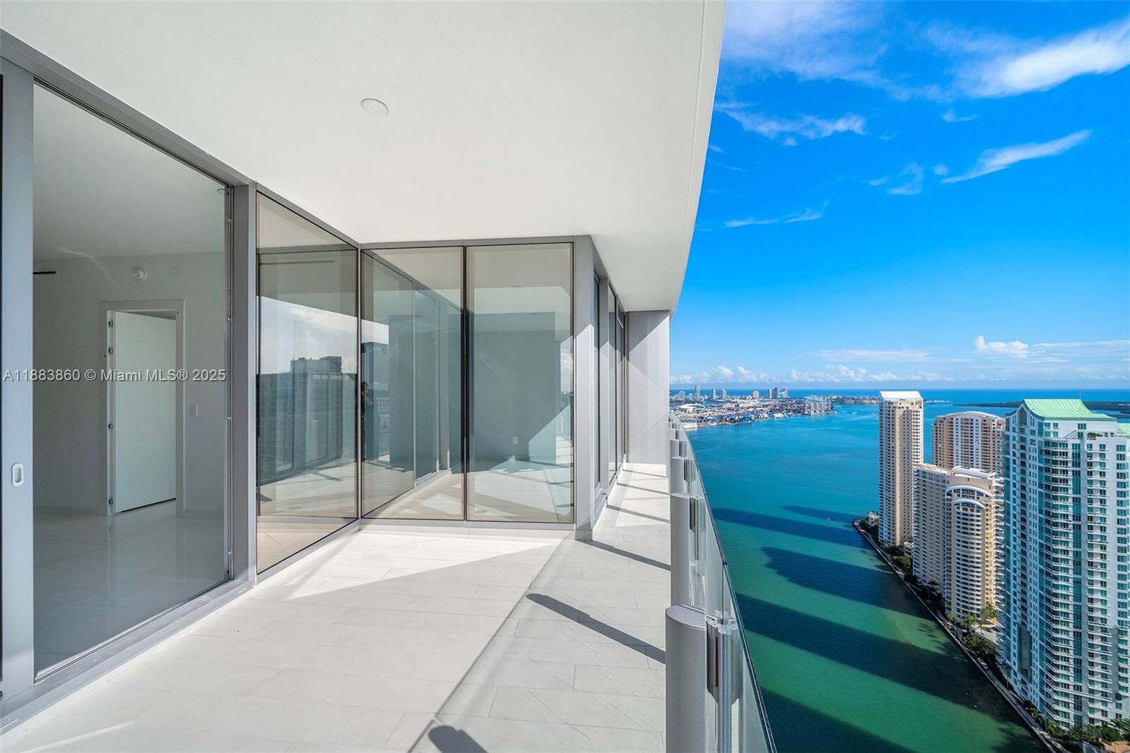 Property Photo: 300 Biscayne Blvd Way 4605 FL 33131