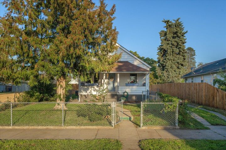 Property Photo:  4914 N Martin St  WA 99217 