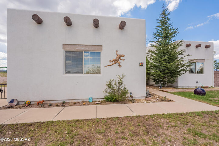 Property Photo:  98 Paint Trail  AZ 85637 