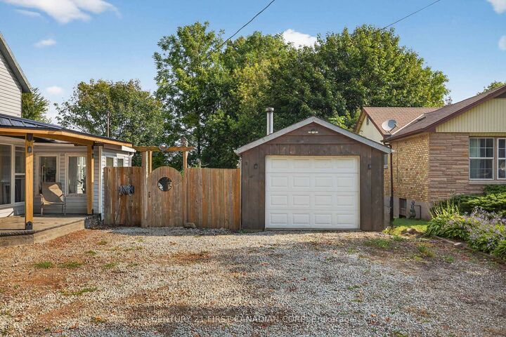 Property Photo:  247 Ridout Street  ON N0L 2C0 