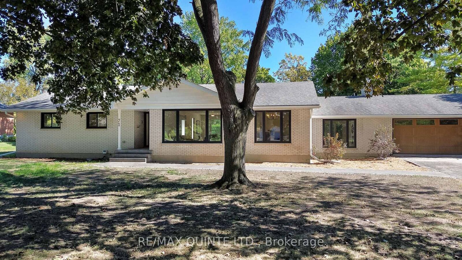 Property Photo: 71 Selena Avenue ON K8P 4C6