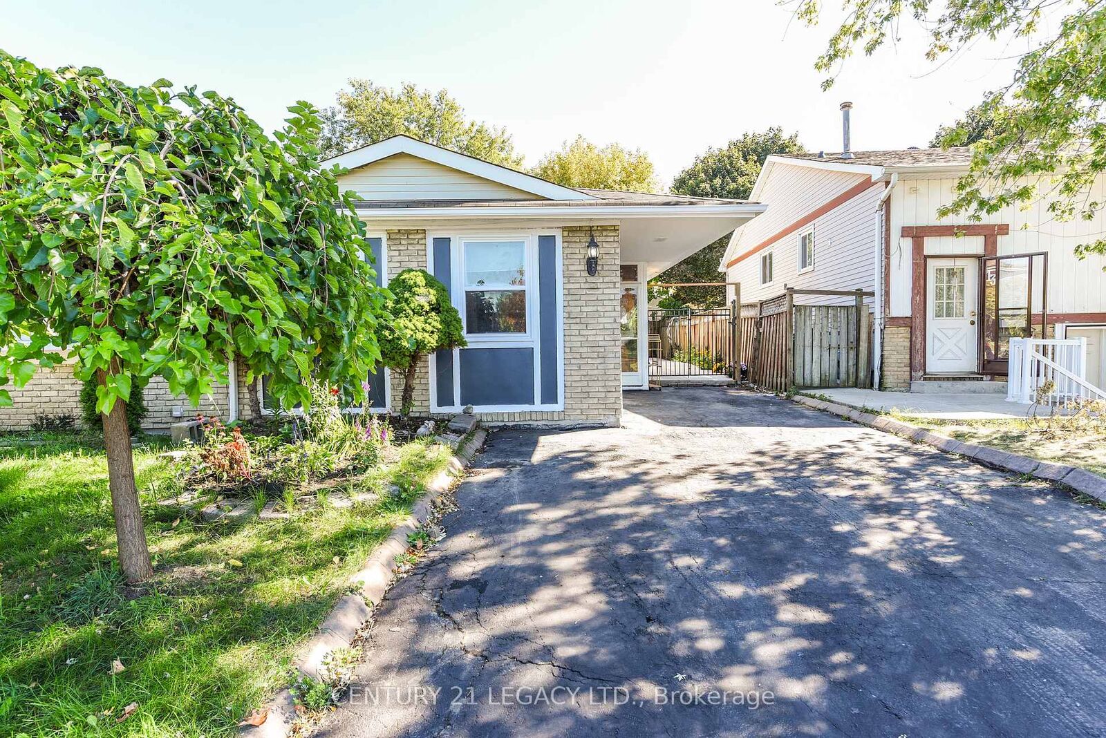 Property Photo:  11 Bruce Beer Drive  ON L6V 2W7 