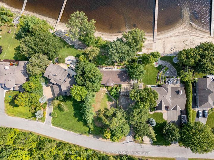 Photo de la propriété:  2860 Barlow Crescent  ON K0A 1T0