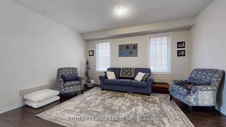 Property Photo:  101 Bonnieglen Farm Boulevard Main  ON L7C 4B4 