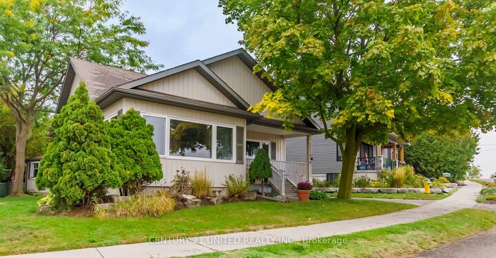 Property Photo:  57 Edgewater Boulevard  ON K9H 1A4 