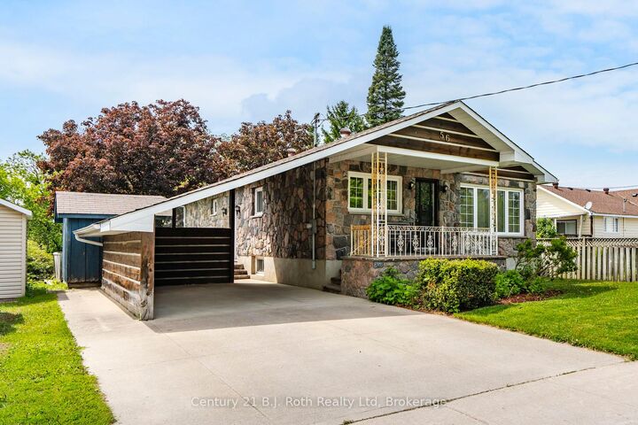 Property Photo:  56 Fox Street  ON L9M 1B5 