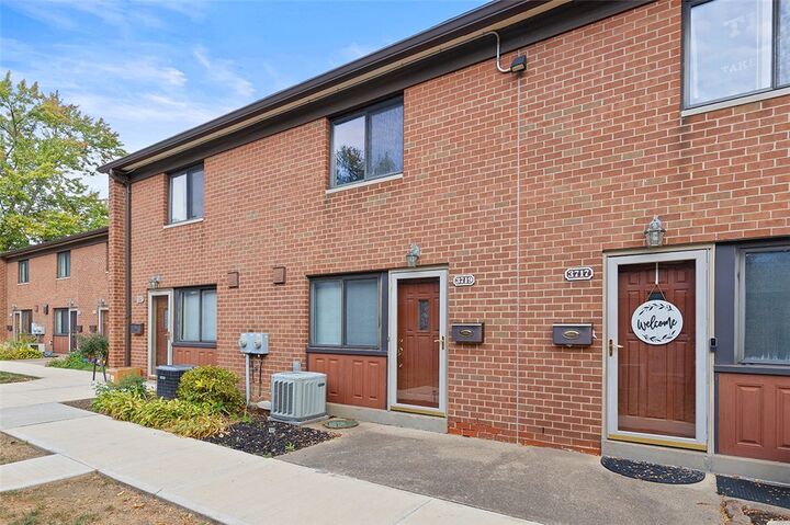 Property Photo: 3719 Allendale Circle PA 15204